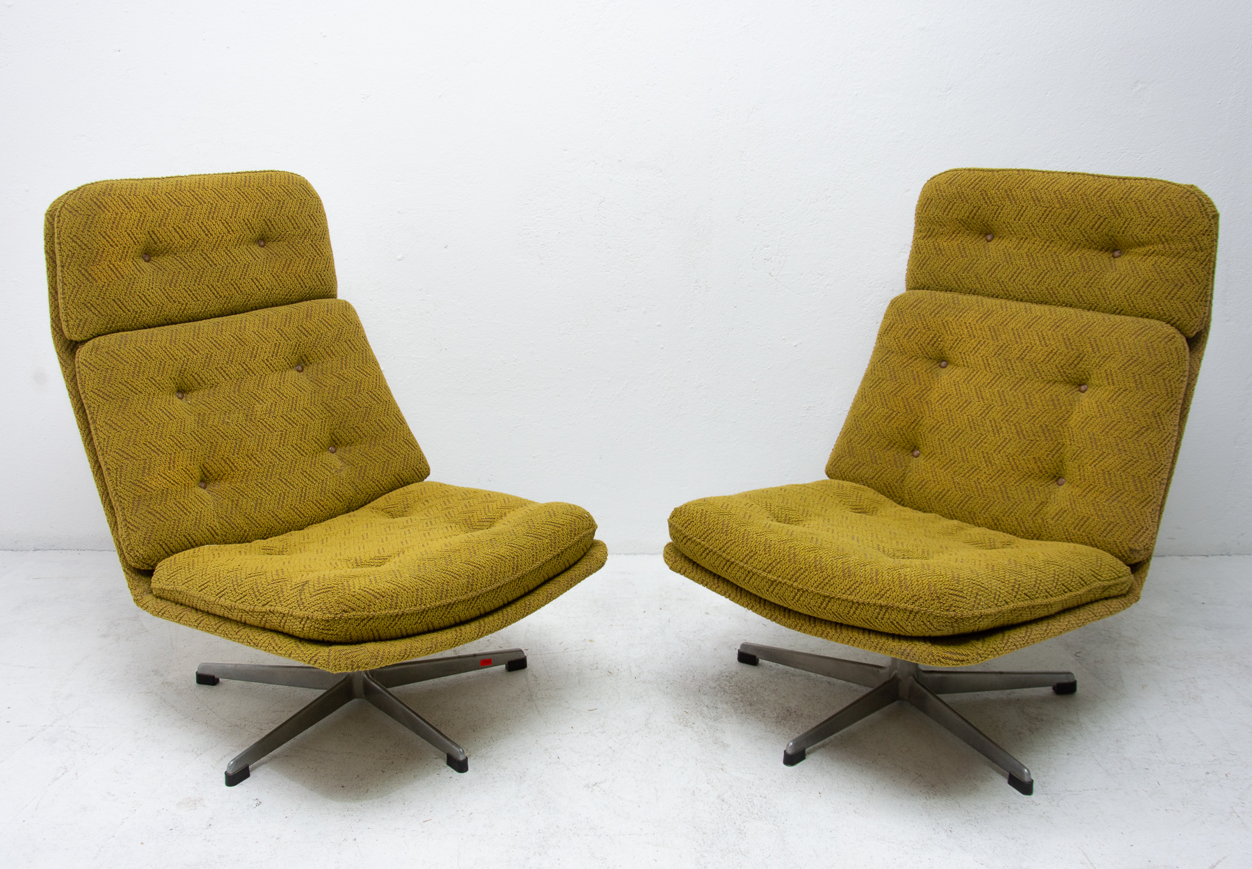 Pair of swivel chairs designed by Gerald Neusser for ÚP Závody,  Czechoslovakia, 1970´s - Your20th | Wholesale Furniture